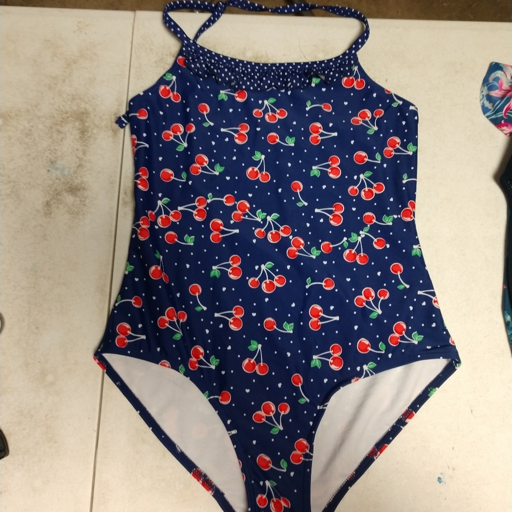 Girls swimsuit